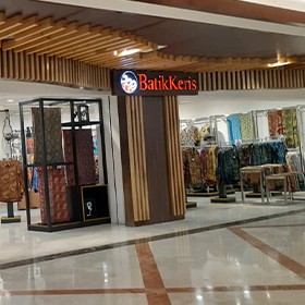 shop & dine